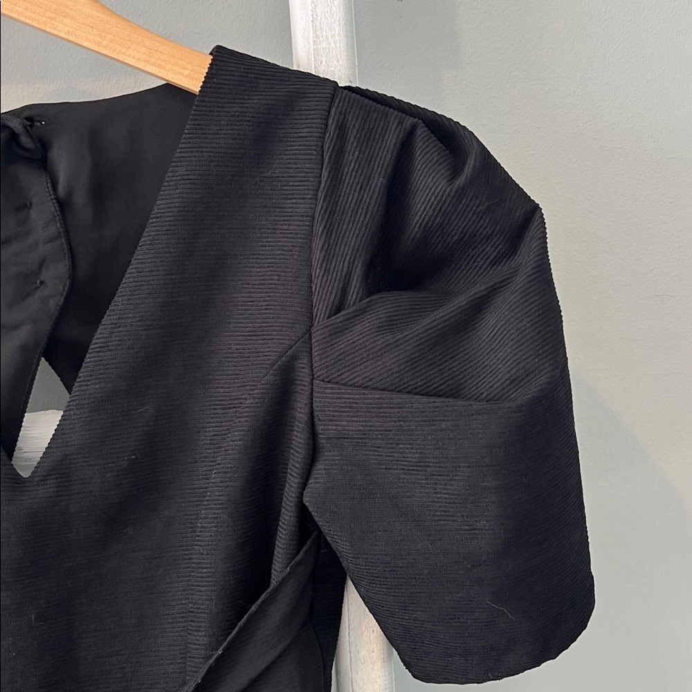 Topshop open back Black Puff Sleeve black textured belted Romper size 6 - Picture 6 of 11